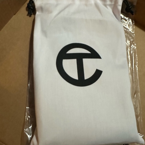 Telfar Small Shopping Bag in Greenscreen Patent - Picture 6 of 14